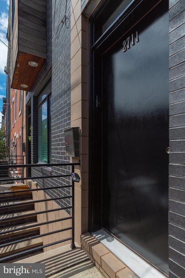 Foto del edificio - Modern 3 Bedroom 2.5 Bath Available In Fai...