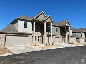 Building Photo - 2711 Vinson Rd