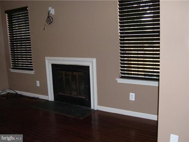 Foto del edificio - 110 N Hill Dr