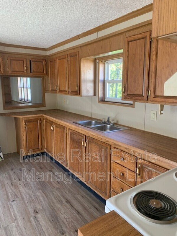 7 Cardinal Dr, Fairfield, ME 04937 House Rental in Fairfield, ME