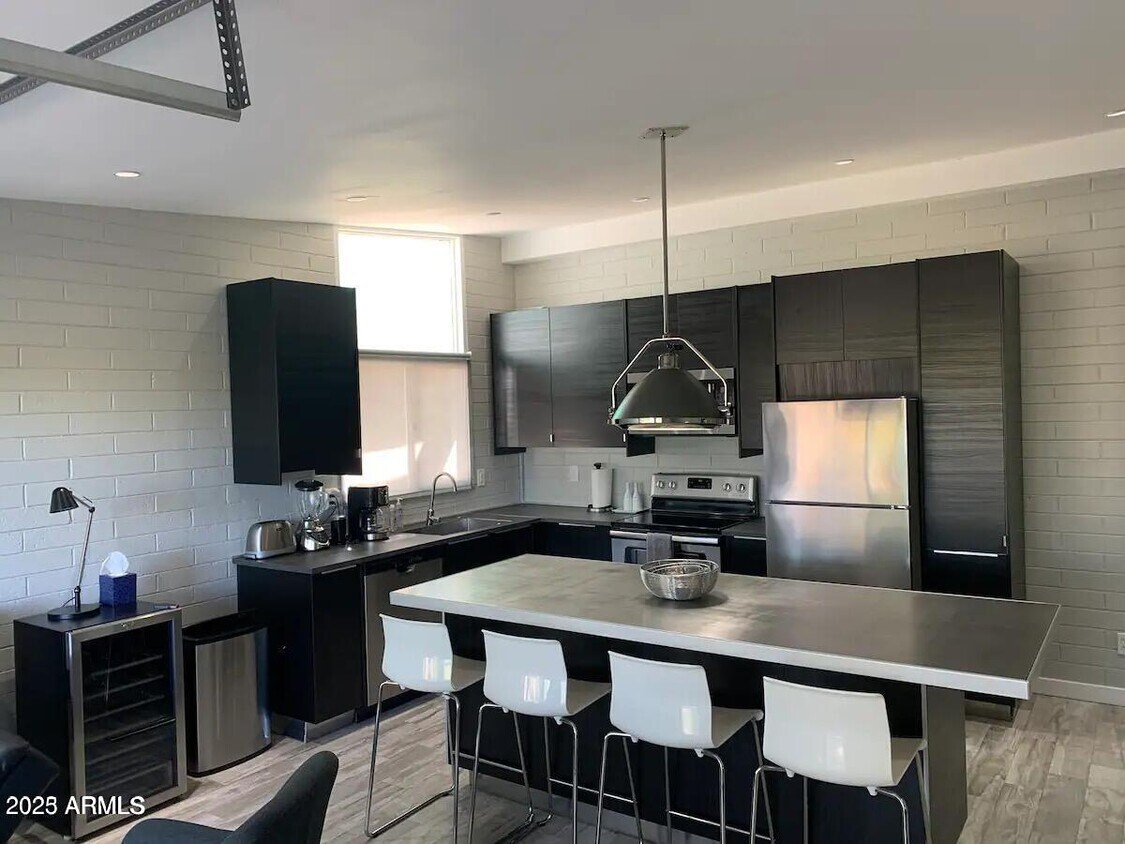 Foto principal - 7440 E Cave Creek Rd