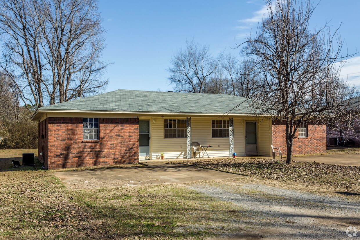 Foto principal - 101-105 S Maple St