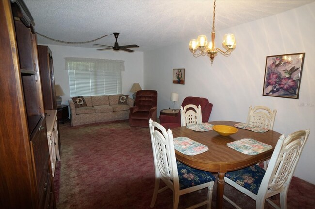 Foto del edificio - 1406 Arrowhead Cir W