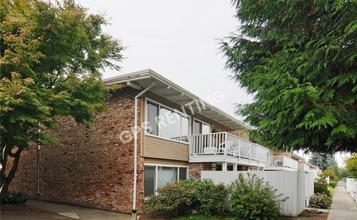 Building Photo - 5722 122nd Pl SE