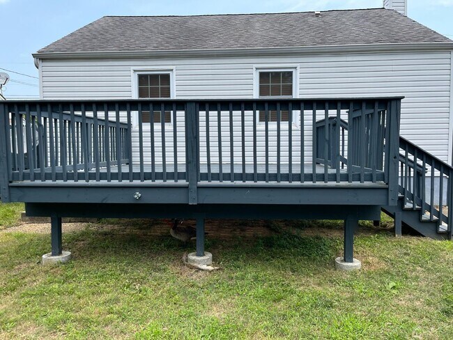 Foto del edificio - 17 Eisenhower Dr