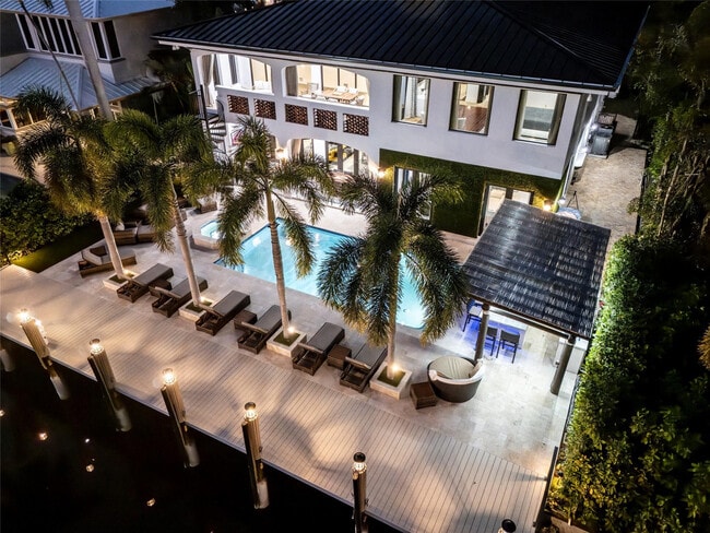 Building Photo - 2430 Castilla Isle