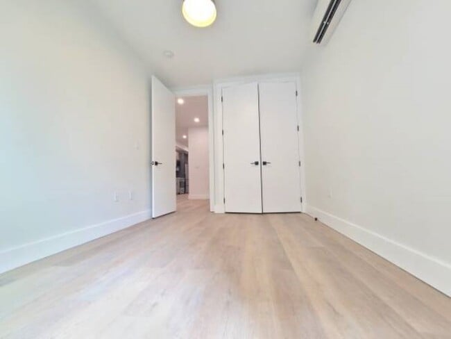 Foto del edificio - 283 S 2nd St