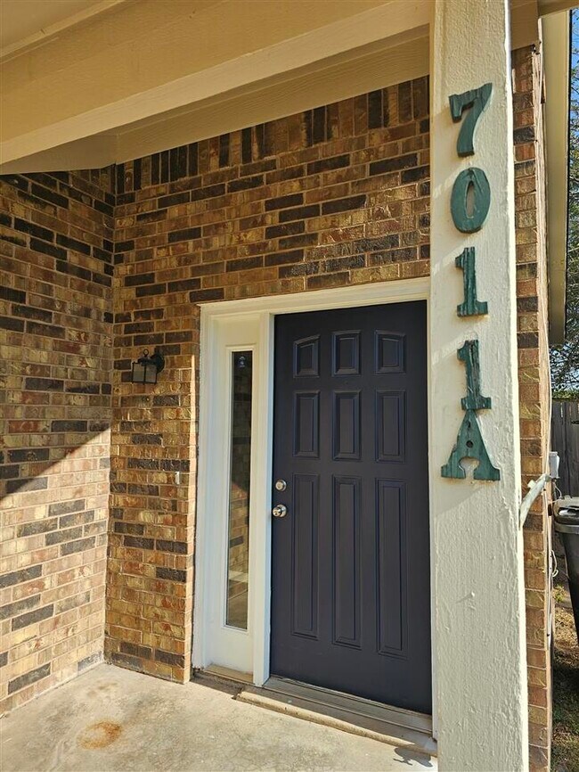 Foto del edificio - 7011 Stradford Ave