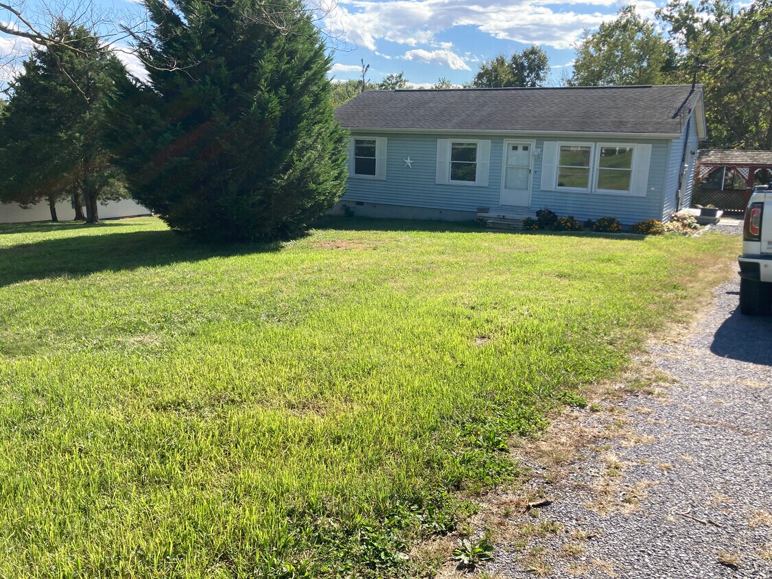 Primary Photo - 168 Spur Rd