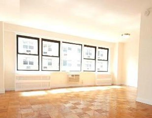 Building Photo - 275 W 25th St