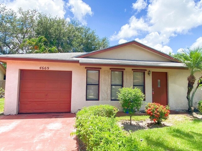 Building Photo - 4669 Pine Grove Dr