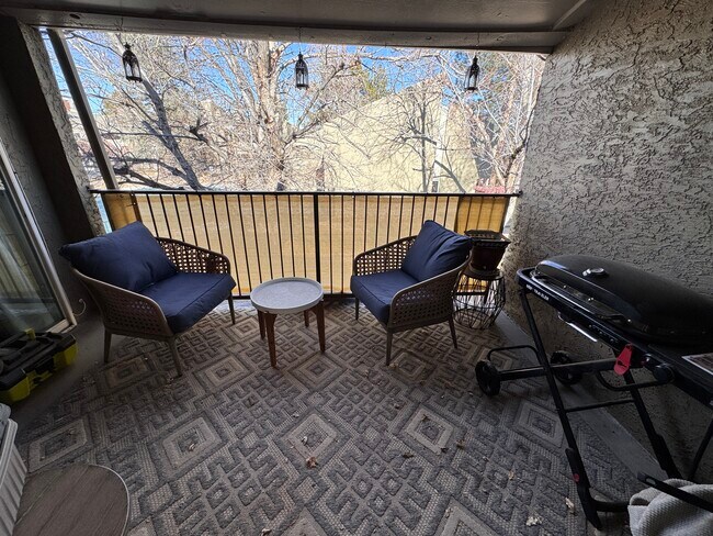 Foto del edificio - 5300 E Cherry Creek South Dr