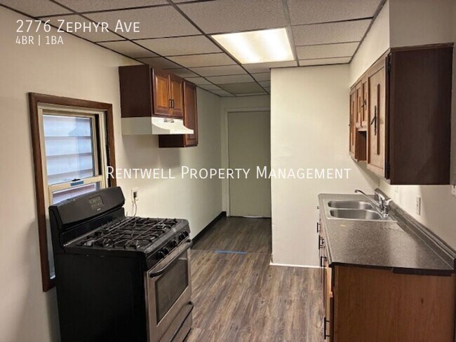 Building Photo - 2776 Zephyr Ave