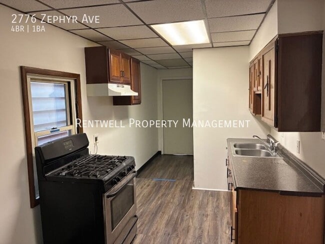 Foto del edificio - 2776 Zephyr Ave