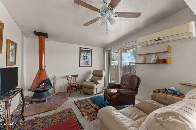 Building Photo - 757 Oleander St