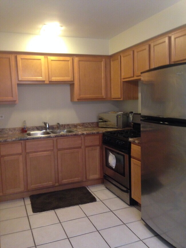 Eat-in kitchen - 803 E South Broadway Ave