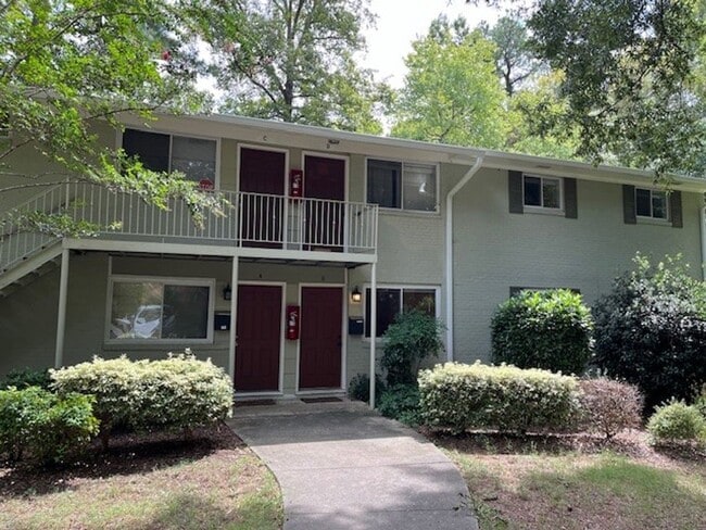 Spacious 3-Bedroom, 2-Bath located in the heart of Carrboro - Spacious 3-Bedroom, 2-Bath located in the heart of Carrboro House