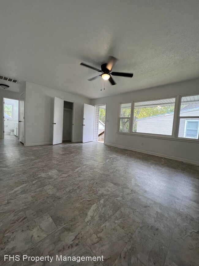 Building Photo - 4 br, 2 bath House - 920 W Monroe Terrace