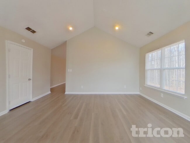 Foto del edificio - 4122 Autumn Lake Dr