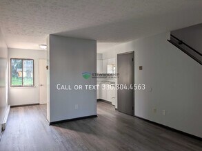 Building Photo - 235 Engadine Ct