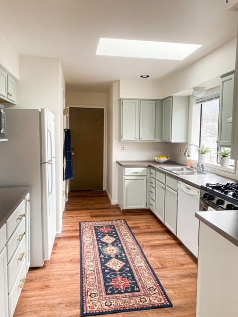 Kitchen - 230 Ballarat Ave N