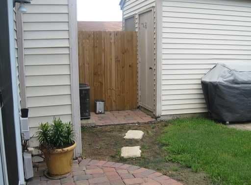 Building Photo - 762 Spence Cir