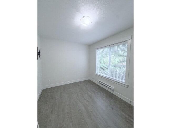 Building Photo - 11267-11133 133 St