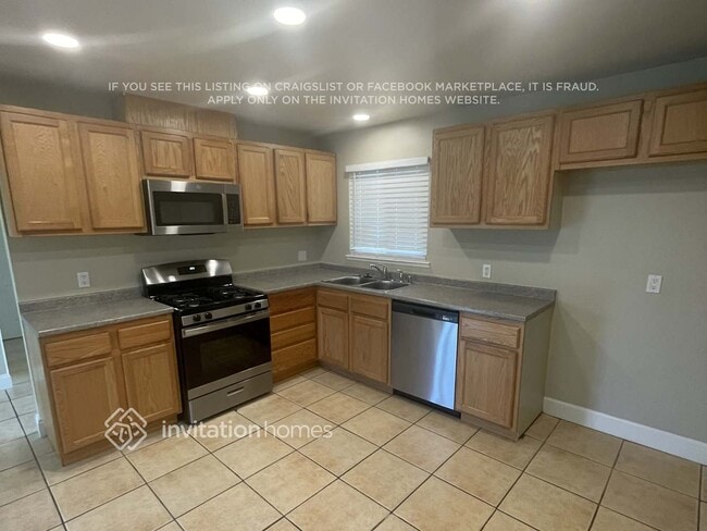 Building Photo - 2800 Northview Dr