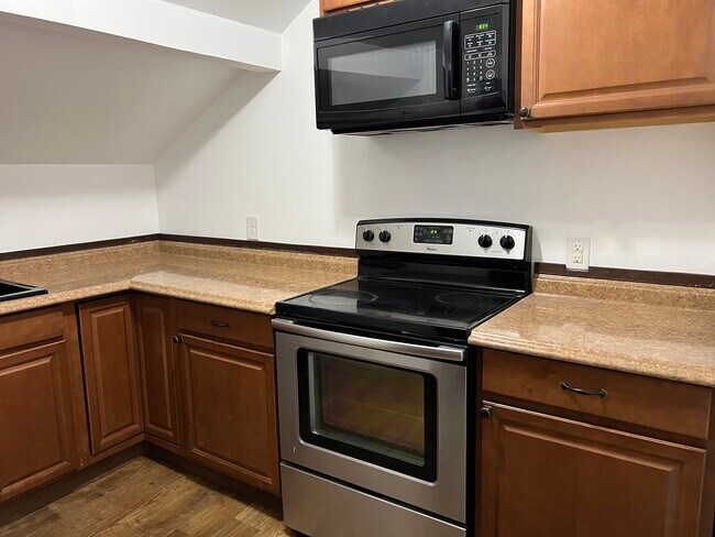kitchen - 1 S Sycamore St