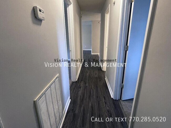 Building Photo - 270 Sage Dr.