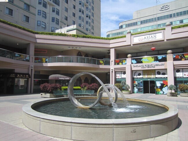 Foto del edificio - 988 Franklin St