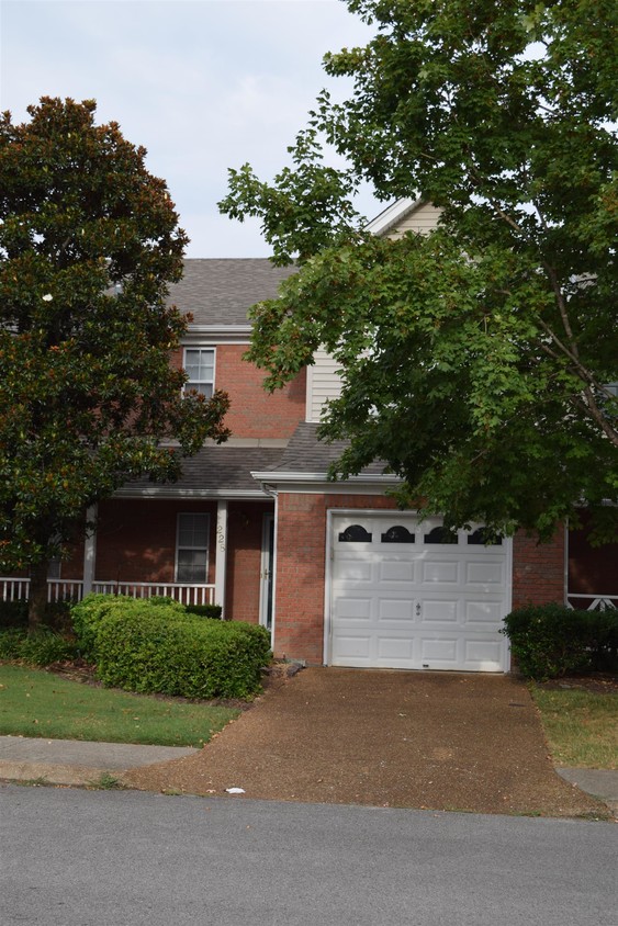 Primary Photo - 228 Stanton Hall Ln