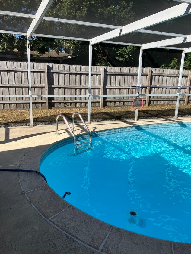 Foto principal - 9837 Marlinton Ln