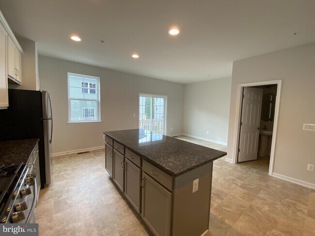 Foto del edificio - 14311 Summit View Ln