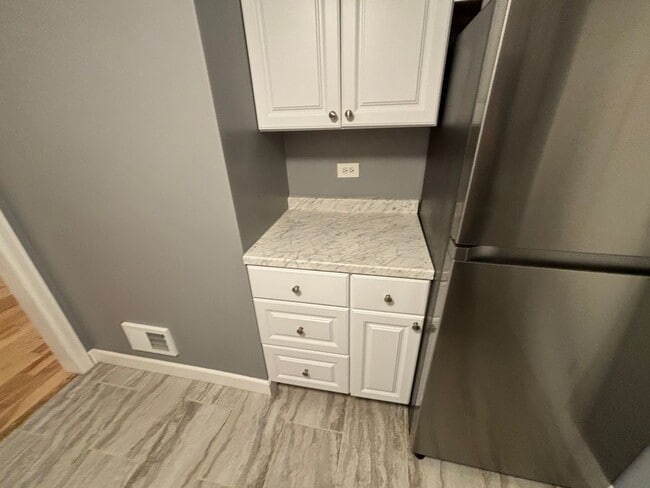 Building Photo - Remodeled Ground Level Condo off Rivermont