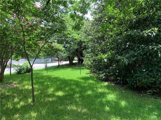 Foto del edificio - 4428 Gillis St