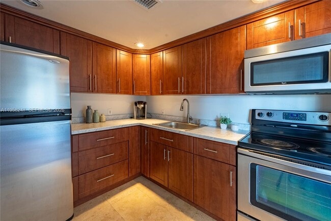 Foto del edificio - 3675 N Country Club Dr