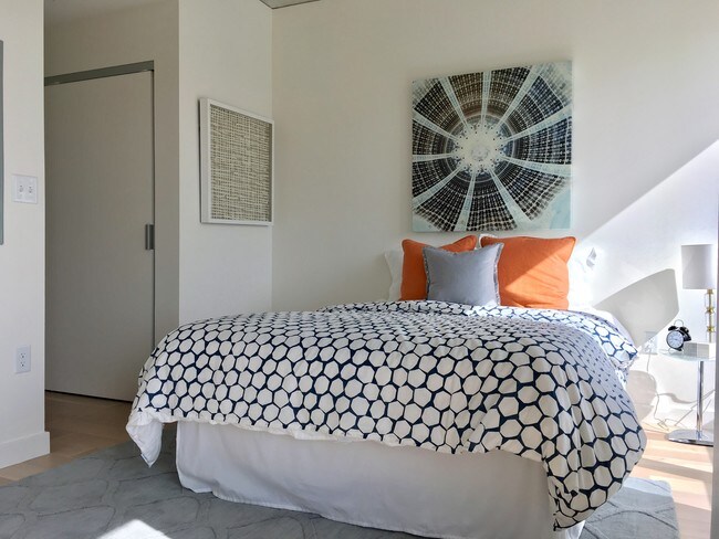 Building Photo - 266 E Berkeley St