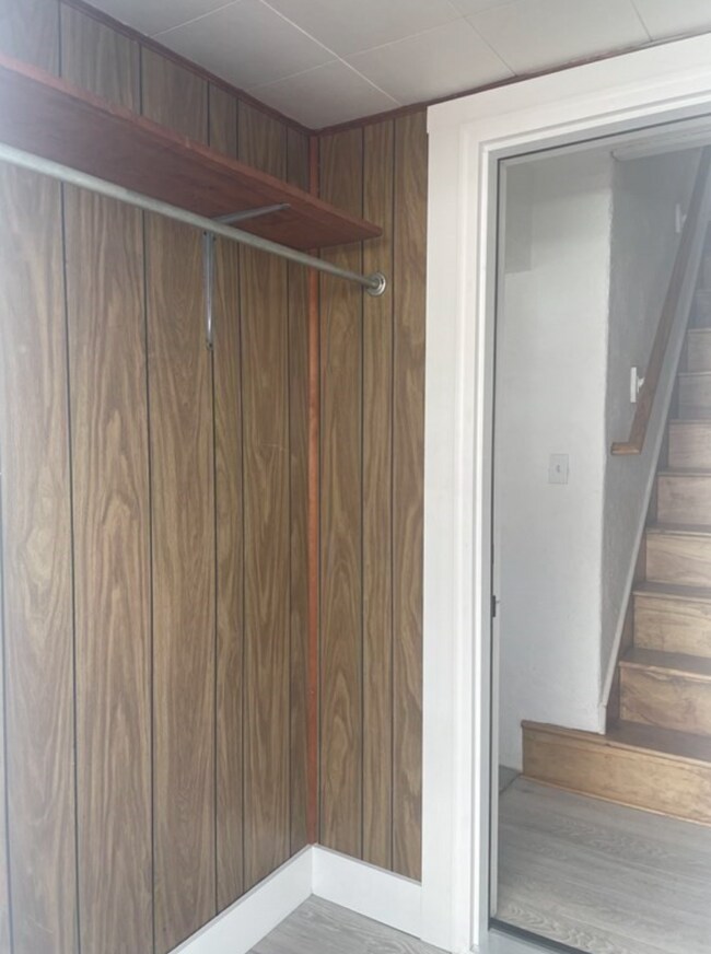 Building Photo - 2BED/1BATH located in a Townhouse in Dedha...