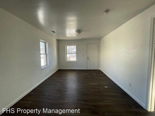 Foto del edificio - 3 br, 1 bath House - 1031 N Brown Ave