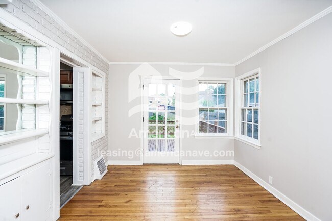 Foto del edificio - 2408 Webster St