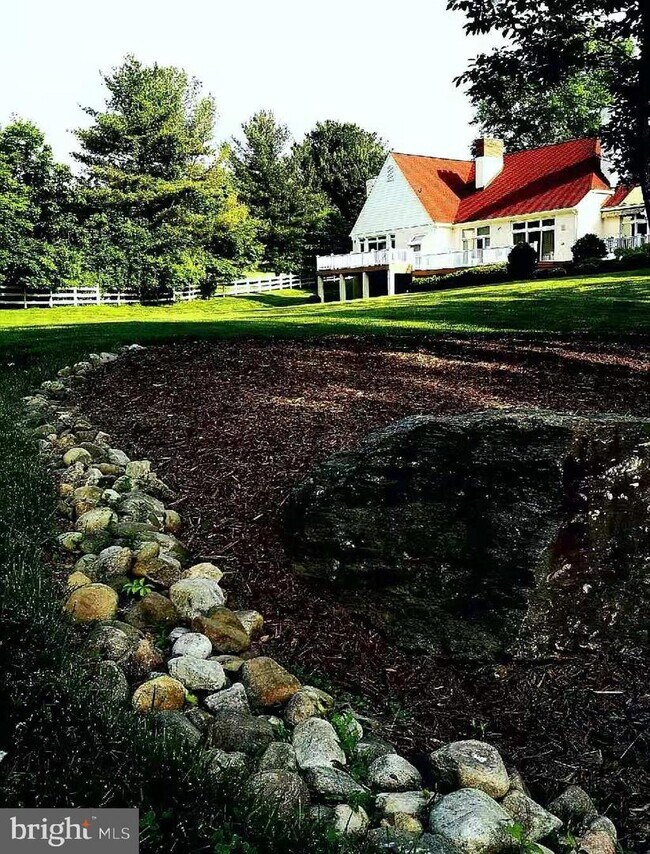 Foto del edificio - 2 Stapleford Hall Ct