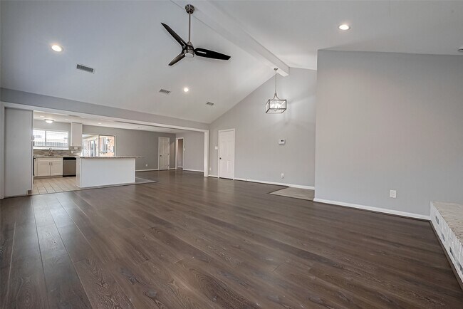 Foto del edificio - 319 Gentilly Dr