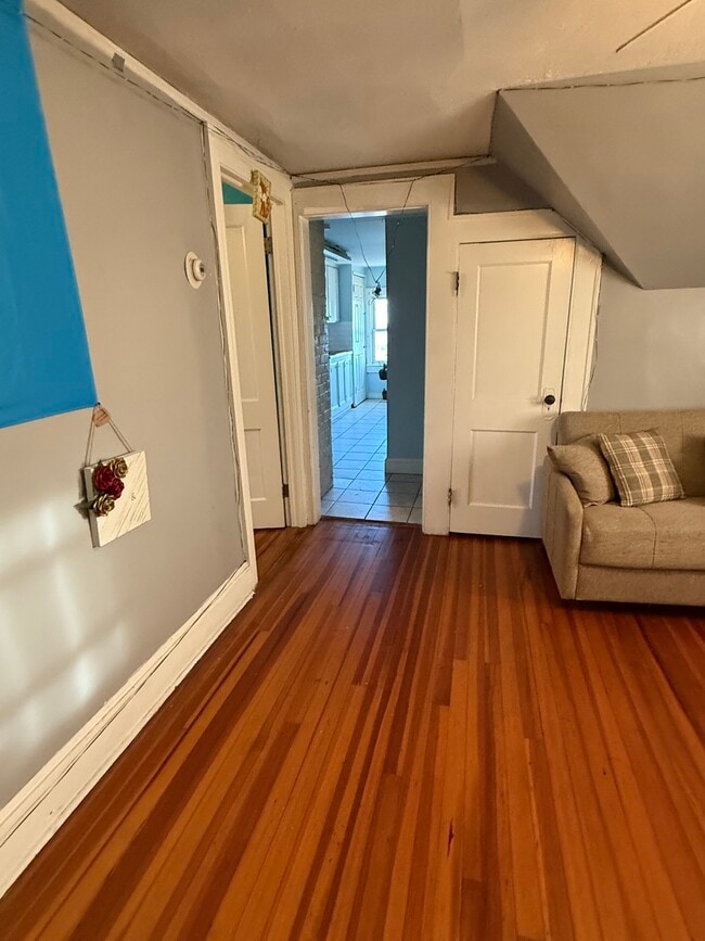 Foto del edificio - 87 Manhattan Ave