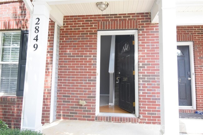 Building Photo - 2849 Summergrove Ct