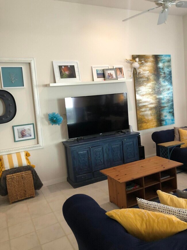 Foto del edificio - 4779 Orchard Ln