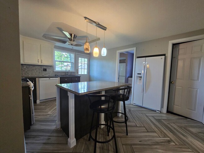 Foto del edificio - Cute 2 Bedroom Home with Country Feel