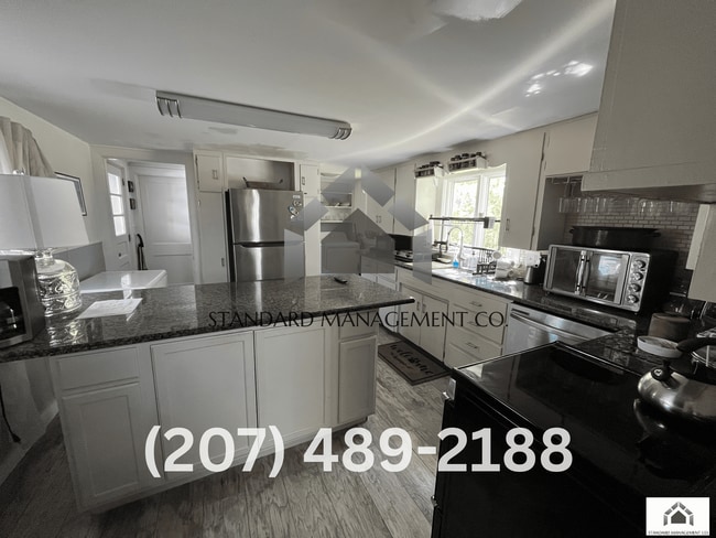 Building Photo - Fully Furnished 4 Bed Single Family House ...