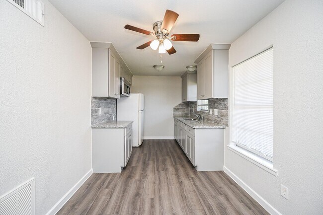 Foto del edificio - 1518 East Ave