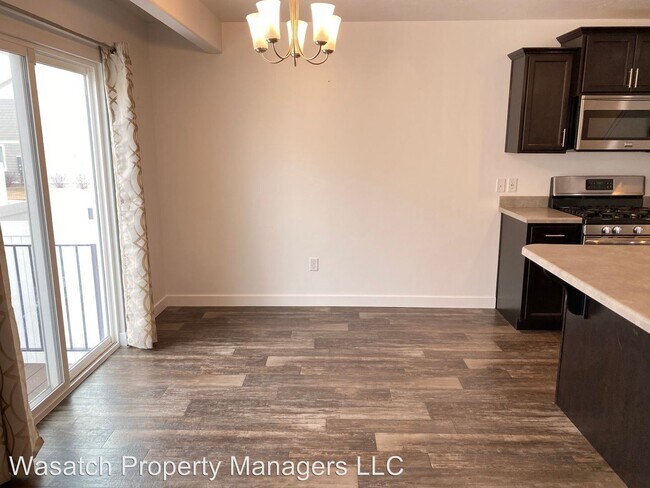 Building Photo - 3 br, 2 bath House - 54 E. Sawmill Row #1071